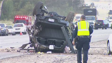 2 dead, including child; 4 injured in crash on Pala Mesa freeway | cbs8.com
