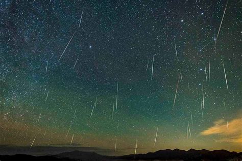April’s Night Sky to Dazzle With Two Meteor Showers, Rare Planet ...
