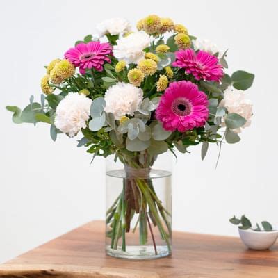 Carnations and mixed flowers: Order Flowers Online | Interflora India ...