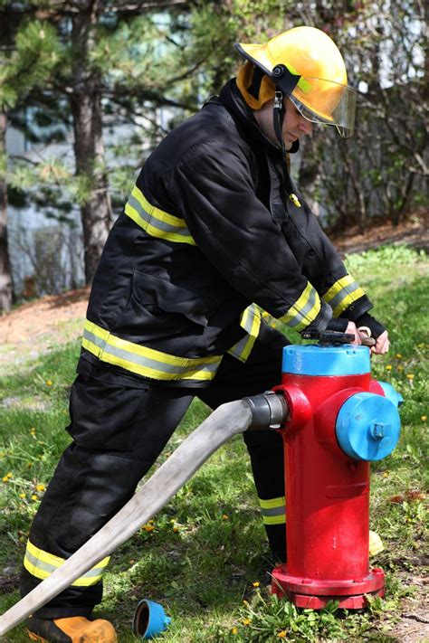 Hydrant Firefighting 的图像结果