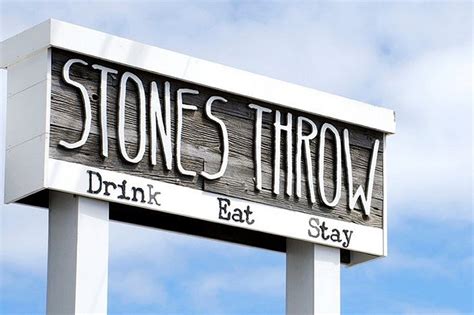 STONES THROW HOTEL (York Beach, Maine) - Guesthouse Reviews, Photos ...