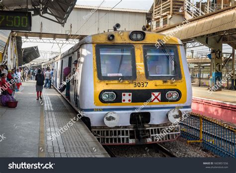 Local Train India 的图像结果