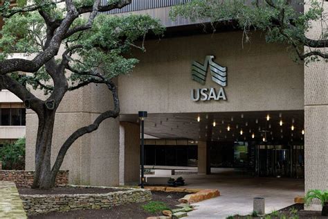 USAA to offer no-interest loans to members if government shuts down