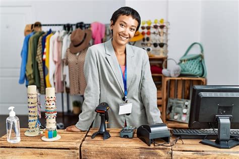 Store Work Uniform Colorful Shopkeeper 的图像结果