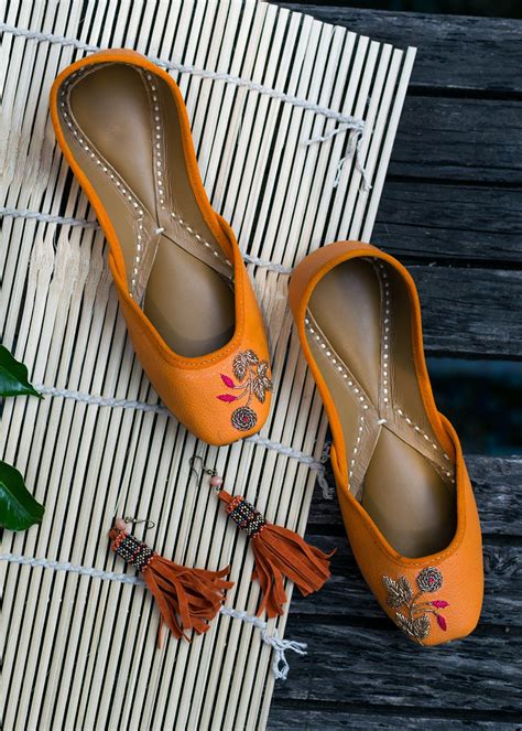 Get Contrast Floral Embellished Detail Orange Juttis at ₹ 1600 | LBB Shop