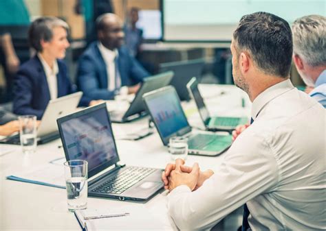 Top 10 Industries for Market Research Analysts| SCU Online