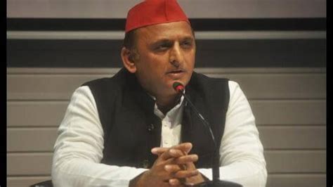 Mahakumbh a ‘model of govt mismanagement’: Akhilesh