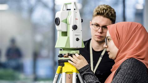 Economics Degree Entry Requirements | Uni Compare