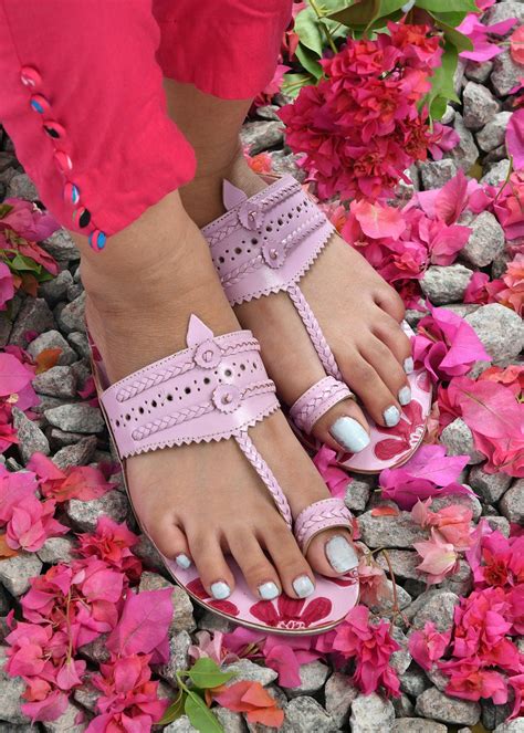 Get Floral Printed Pink Basic Kohlapuris at ₹ 1209 | LBB Shop