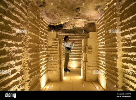 Inside a Step Pyramids 的图像结果