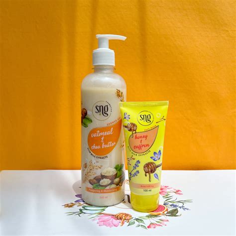 Oatmeal & Shea Butter Shower Gel + Honey & Saffron Facewash (500ml + 1 ...