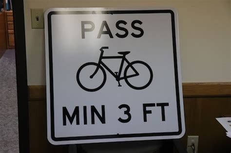 3-foot passing signs going up in Medina to help protect bike riders ...
