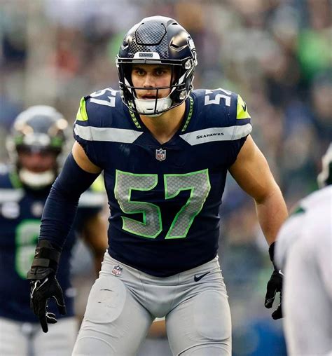 NFL Bulging 的图像结果