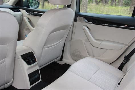 Skoda Octavia 1.6 TDI DSG Style - Test Drive - Autoholix