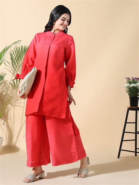 SHOWOFF Women's Solid Straight Red Kurta and Trousers