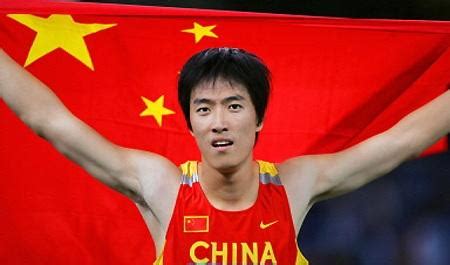 04年雅典奥运会，刘翔100米跨栏夺冠，经典回放_腾讯视频