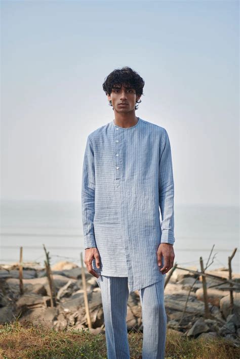 Buy Kurta for Men Online - Ciceroni