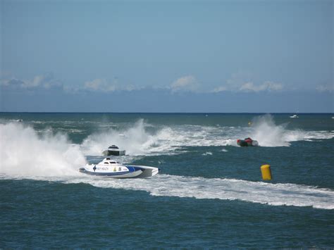 Free Image of Power boat racing | Freebie.Photography
