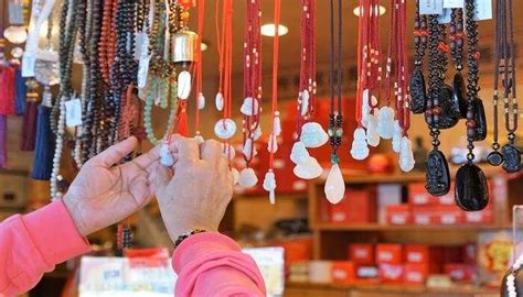 Shopping In Ujjain: Top 5 Spots To Spend Without Guilt!