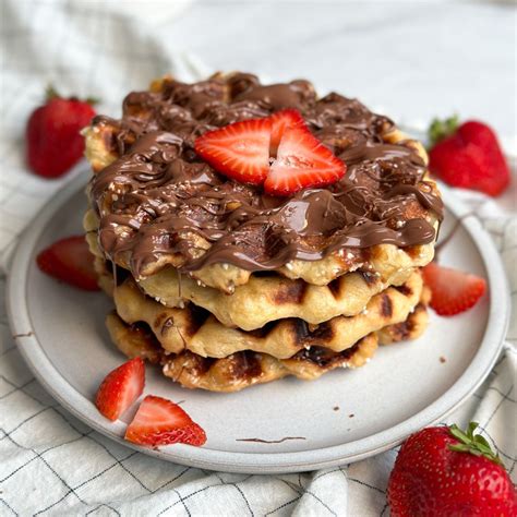Waffles With Nutella And Strawberries