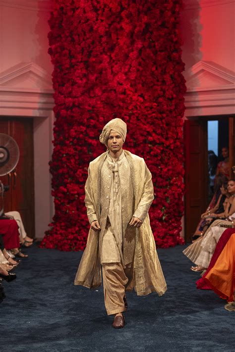 Golden Mirage – JadeByMK