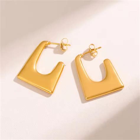 Selena L-Shaped Earrings - 18K Gold Anti-Tarnish – Tarnelle
