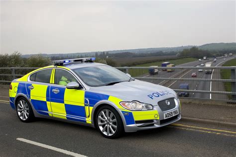 First Jaguar XF Police Cars go on Duty in the UK | Carscoops | Police ...