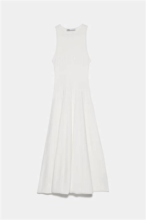 Zara tiene el vestido de punto perfecto para verano
