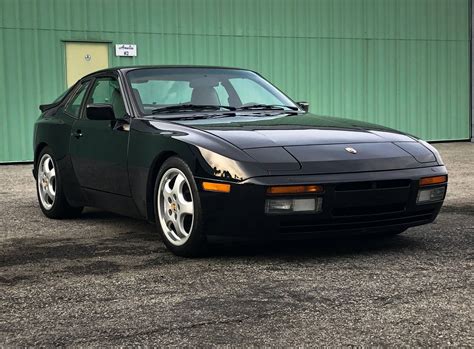 Autograf | 1988 PORSCHE 944 TURBO