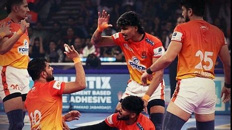 Pro Kabaddi League: Puneri Paltan Storms Into Final After Beating ...