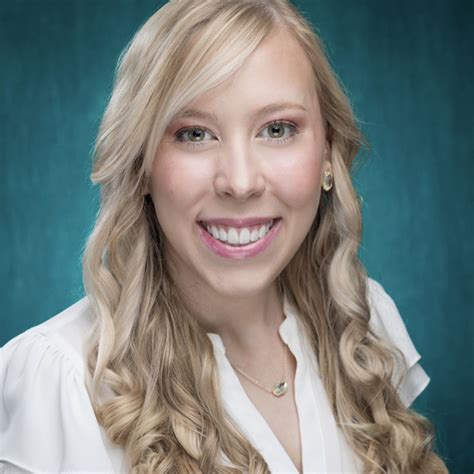 Lauren - Psychology teacher - ₹4330/h