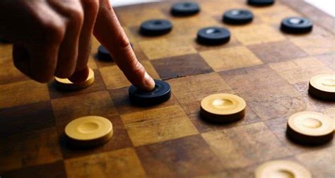 Checkers Game History 的图像结果