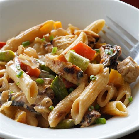 Spicy Chicken Chipotle Pasta (Cheesecake Factory Copycat) - A Food ...
