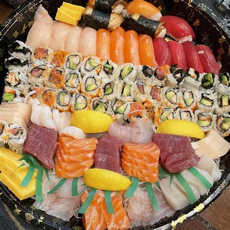 Sushi/sashimi platter from Roys fish market on UES : r/FoodNYC