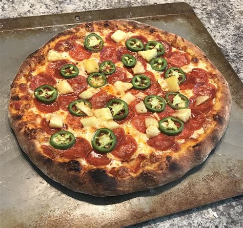 [Homemade] Pepperoni, Jalapeño and Pineapple Pizza : r/food