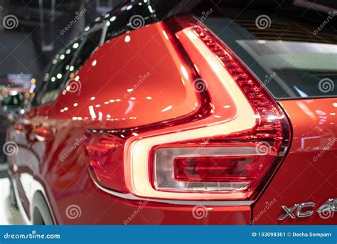 曼谷，泰国- 2018年11月30日：在泰语的富豪集团XC40汽车 编辑类照片 - 图片 包括有 技工, 金属: 133098301