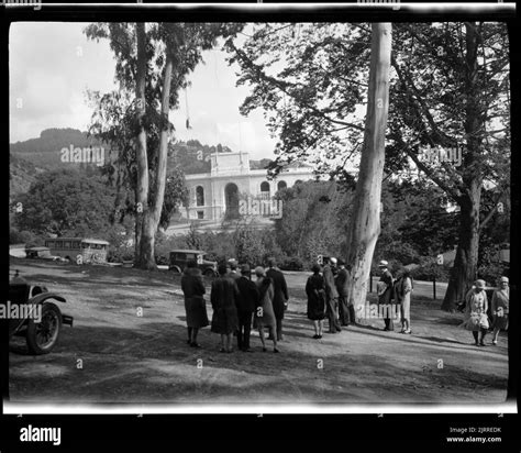People Sightseeing 的图像结果