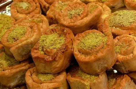 Dubai Street Food: For Every Delicacy You Cannot Resist!
