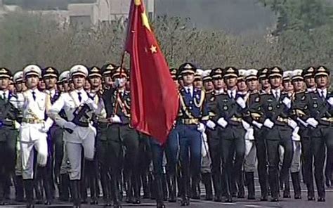 一段珍贵的视频 84年国庆大阅兵 ，同样的模式，不同的震撼 标清