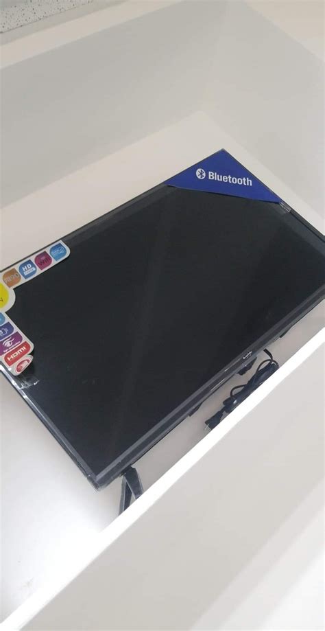 For Sale: Blackpoint 32 Inch - Half Way Tree