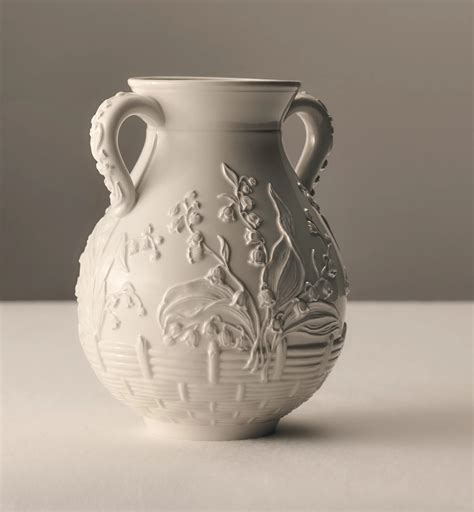 저그 화이트 세라믹 & 입체 Lily Dior 모티브 | DIOR