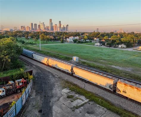 Biden: Tentative Railway Labor Deal Reached, Averting Strike | Newsmax.com