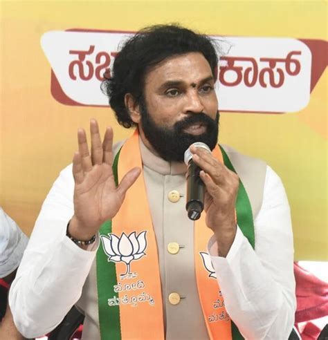 ನೆಹರು ಅಧಿಕಾರವಧಿಯಲ್ಲಿ ಭಿಕ್ಷುಕರ ದೇಶ, ಹಾವಾಡಿಗರ ದೇಶ ಎಂದು ಕರೆಯಲಾಗುತ್ತಿತ್ತು ...