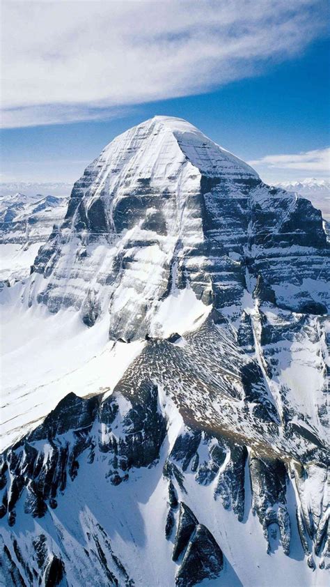 冈仁波齐鲜为人知的6个大秘密：海拔比珠峰低，却无人敢去登_金字塔