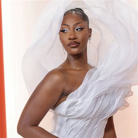 Oscar 2023 Red Carpet Looks That Will Rule 2023 Makeup Trends – Faces ...