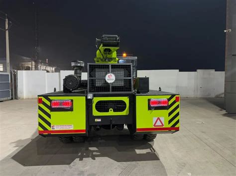 Pick And Carry Cranes - SHAKTI FARANA CRANE F17 Trader - Retailer from ...