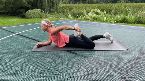 The 8 Best Leg Stretches For Tight Leg Muscles (2024) - Roidless