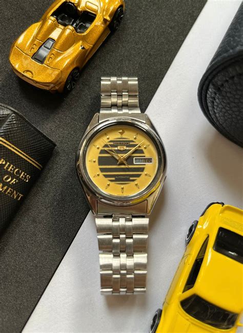 Seiko 5 Lume Patterned Dial (Pre Owned) – watchtopia.in