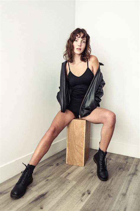 Life Modelling Poses 的图像结果