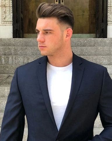 Professional 15 Business Haircuts for Men: Corporate Hairstyles 2026 ...